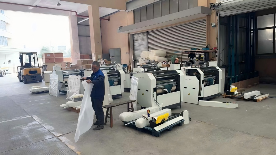 New Star YFMB-950B Split Semi-Auto Laminating Machines ກໍາລັງຖືກບັນຈຸແລະກຽມພ້ອມສໍາລັບການຈັດສົ່ງໄປອີຢິບ!
